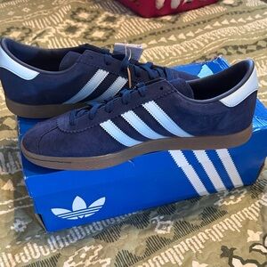 adidas Men’s Navy Suede Sneakers and Gum Sole
